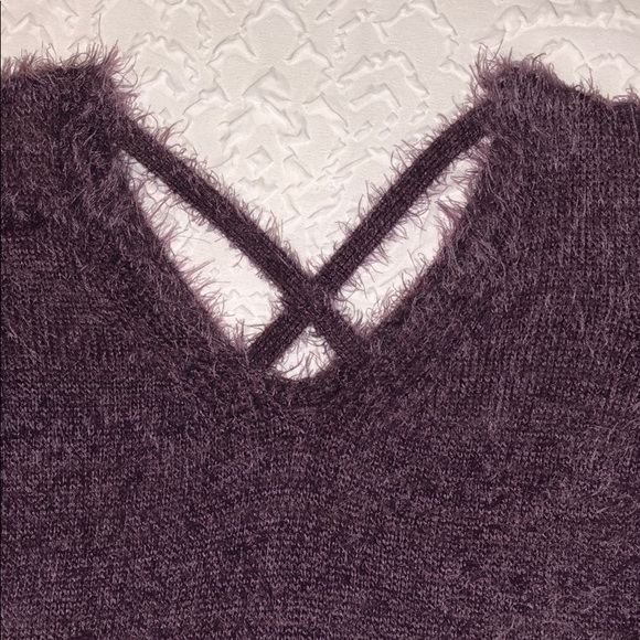 Fuzzy v-neck sweater - Picture 2 of 3